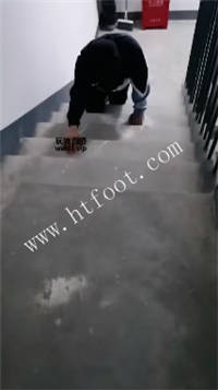 022712ji0i5x4cd7d9acd9.jpg