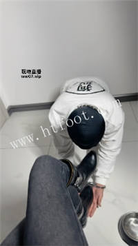 022908zoufol6yl99volsf.jpg