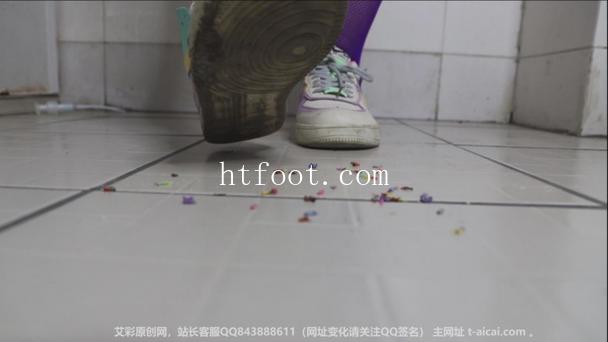 115637qex81uaq19p0x11m.jpg