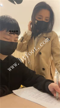 023340q02s8hhy22bbulxo.jpg