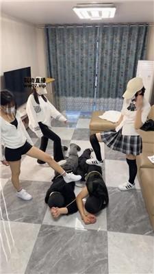 wwlkgfqnck4.jpg