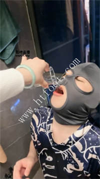 221440r6f9bp48bjrb5vv6.jpg