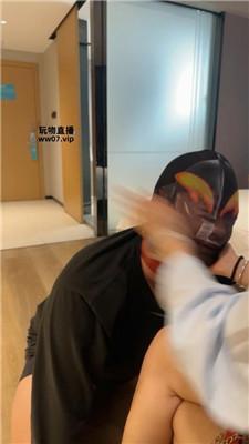 ahq1hatlsld.jpg