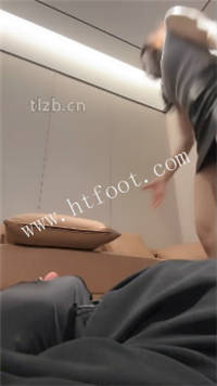 062502r3l13g94c3z39gld.jpg