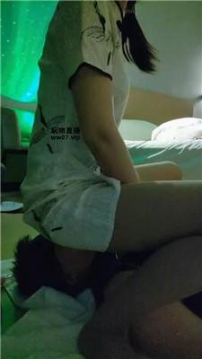 3btby5r5bo5.jpg