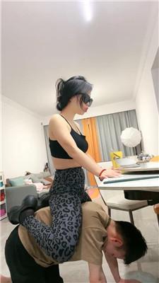 c30bx1cb4gq.jpg