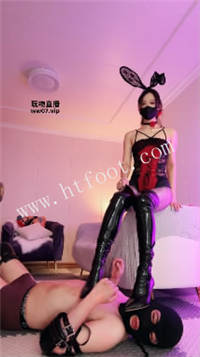 030040pb1eeyybbusy1s2p.jpg