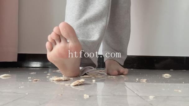 112001h8hxsxt9msx3855g.jpg