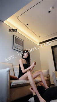 013256iw9nzbur1hp2668b.jpg