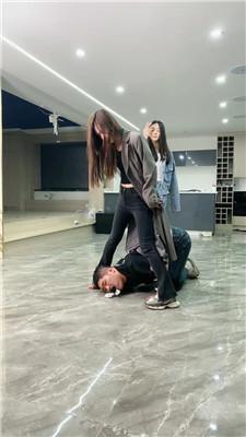 qtvgvq5q1g5.jpg