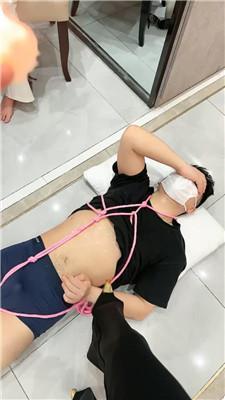 v0mitjjxo2b.jpg