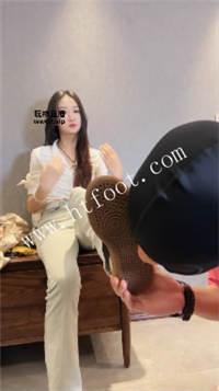 021000qj12cqi0qq51z92g.jpg