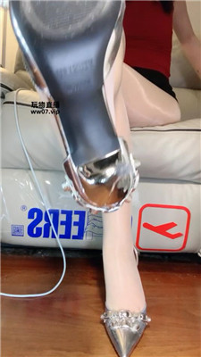 q2zvmfxpvrh.jpg