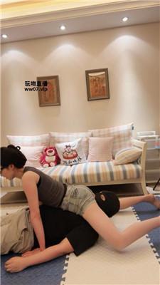 qhyopw25ef2.jpg