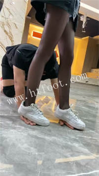 004826lr6qn6v6fr9vzgr9.jpg