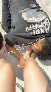 065115m28fc1lbelyzf82a.jpg