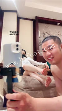 065346wyz2i03kovio2cov.jpg
