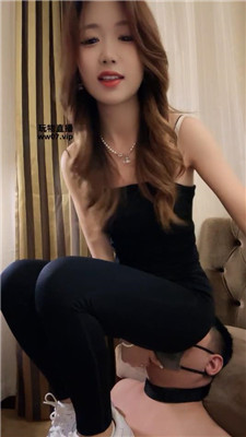12dh03zee2p.jpg