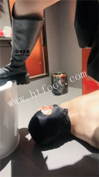 024601v6mzqoezqm7eteeh.jpg