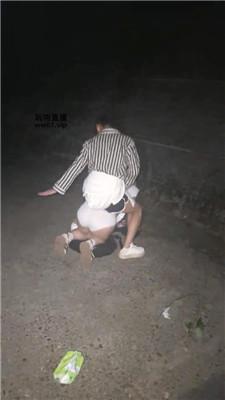 3mj5kixqewu.jpg
