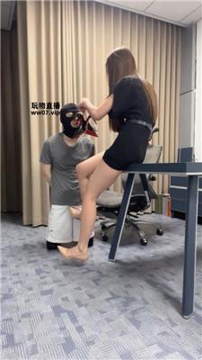 1uyvetchmcw.jpg