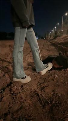 swuazksxpe5.jpg