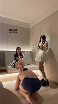 042125v635j4e6um469o6m.jpg