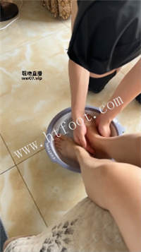 060556e33dcwh66wdin6kd.jpg