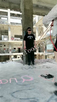 062105h0i4e5l05805ezsz.jpg