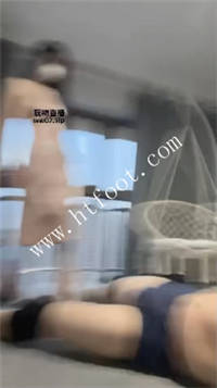 094512kacz3wk4kiqi6qfz.jpg