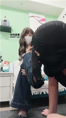 4dn1xt412ph.jpg