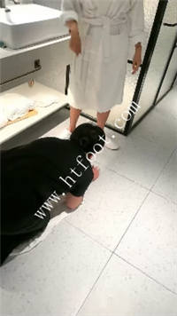 175650whpr7tl9lr3w6rzz.jpg