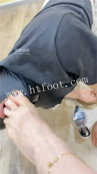 160947vyvmfg881mz18f5u.jpg