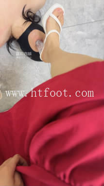051845accdt8x7042gq477.jpg