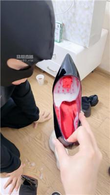 uqec1ajbcsn.jpg