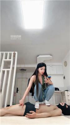 31031chithr.jpg