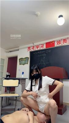zg4bb1zbhzk.jpg