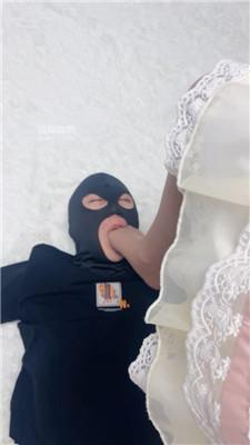 aaiydq3yxq3.jpg