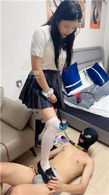ay3lmr023yb.jpg