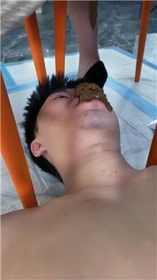 165803e0zu60aeuwea6nll.jpg