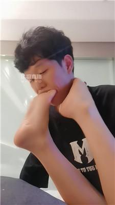 njh4sldbh44.jpg