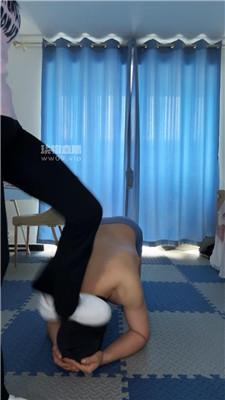yqtoukj3mv1.jpg