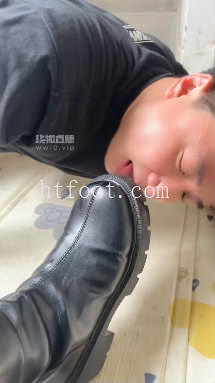 044147man0x3y31an4anrn.jpg