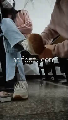 080446dy32pp5g74444oo3.jpg