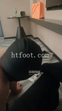 071255y61bfdsss0bf6om2.jpg