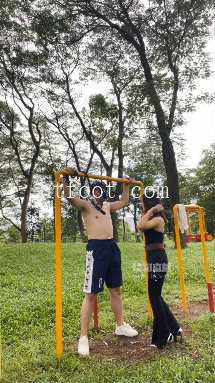 054829uc8l2ccgsswc49lu.jpg