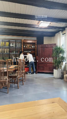 133036ak6ayeaa1uz16rh9.jpg