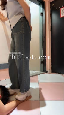 150947k11fvtf44f91pt27.jpg