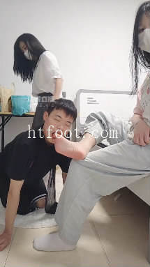 152514tu44i7ze6w4zw4hh.jpg