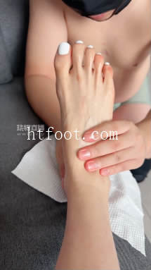 154001nfbv93bopf3turow.jpg